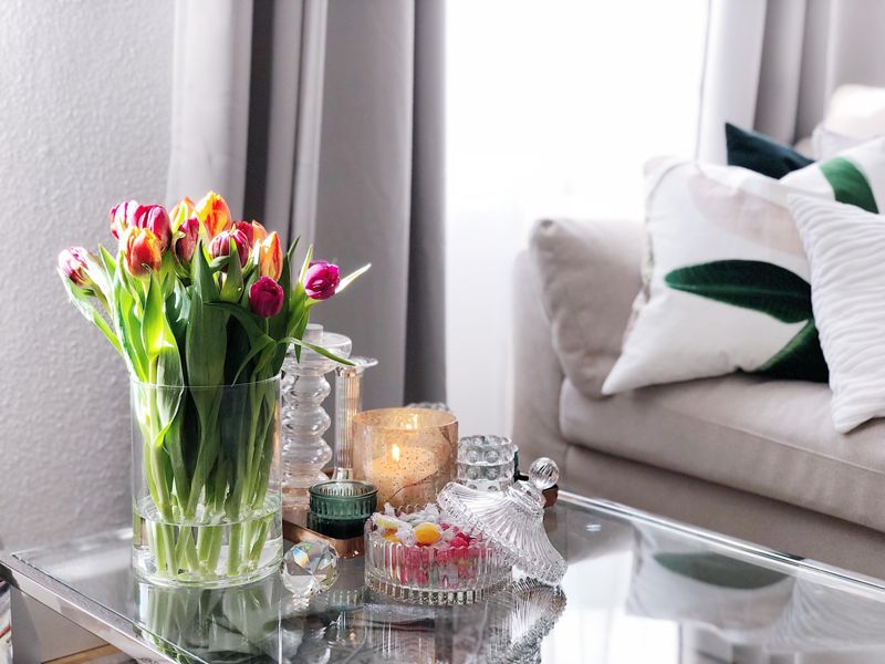 Detailverliebt im Wohnzimmer. #tulpen #wohnzimmer #d