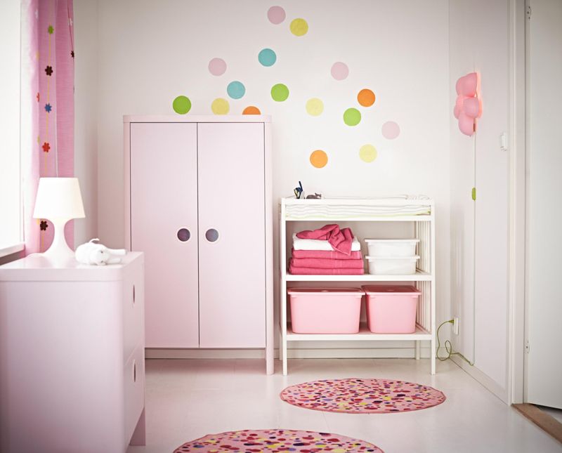 Kinderzimmermöbel in Rosa #teppich #vorhang #ikea #b