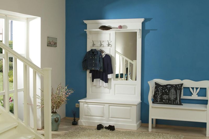 Garderobe in Weiß #garderobe #weißesitzbank #sitzban