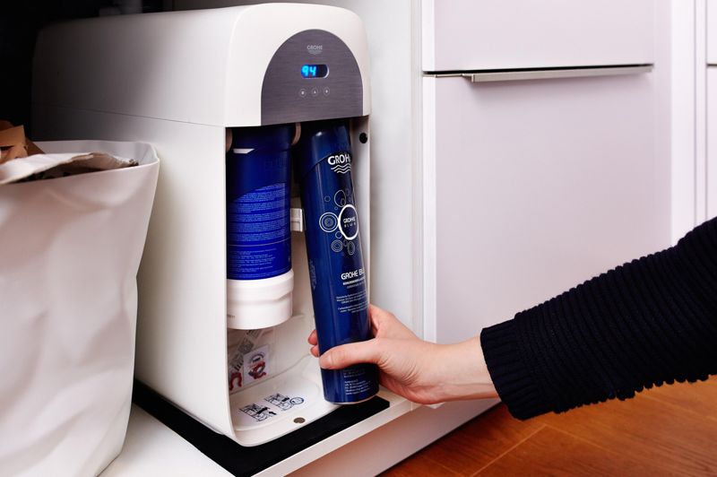 Die CO2-Flasche und der Filter lassen sich einfach a