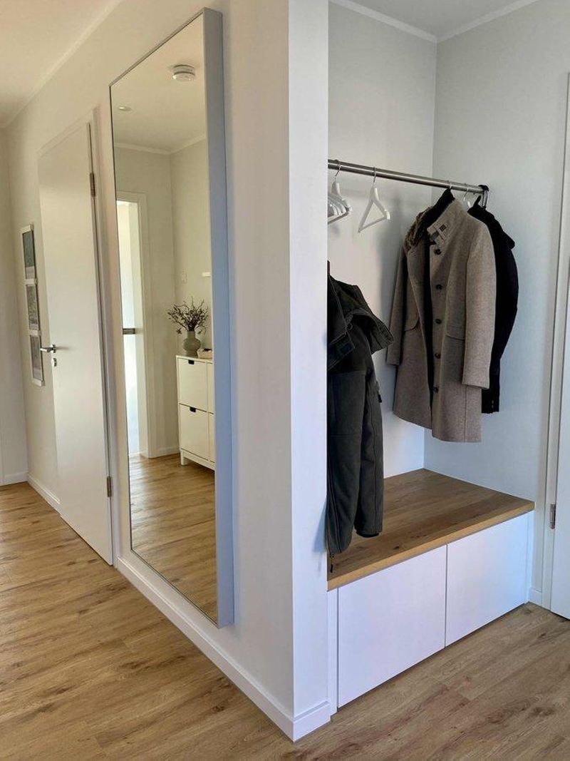 flur #eingangsbereich #garderobe #spiegel #bilder #