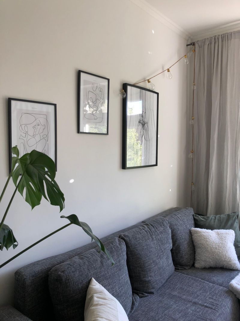 bildergalerie #sofa #gallerywall #couch #monstera #...