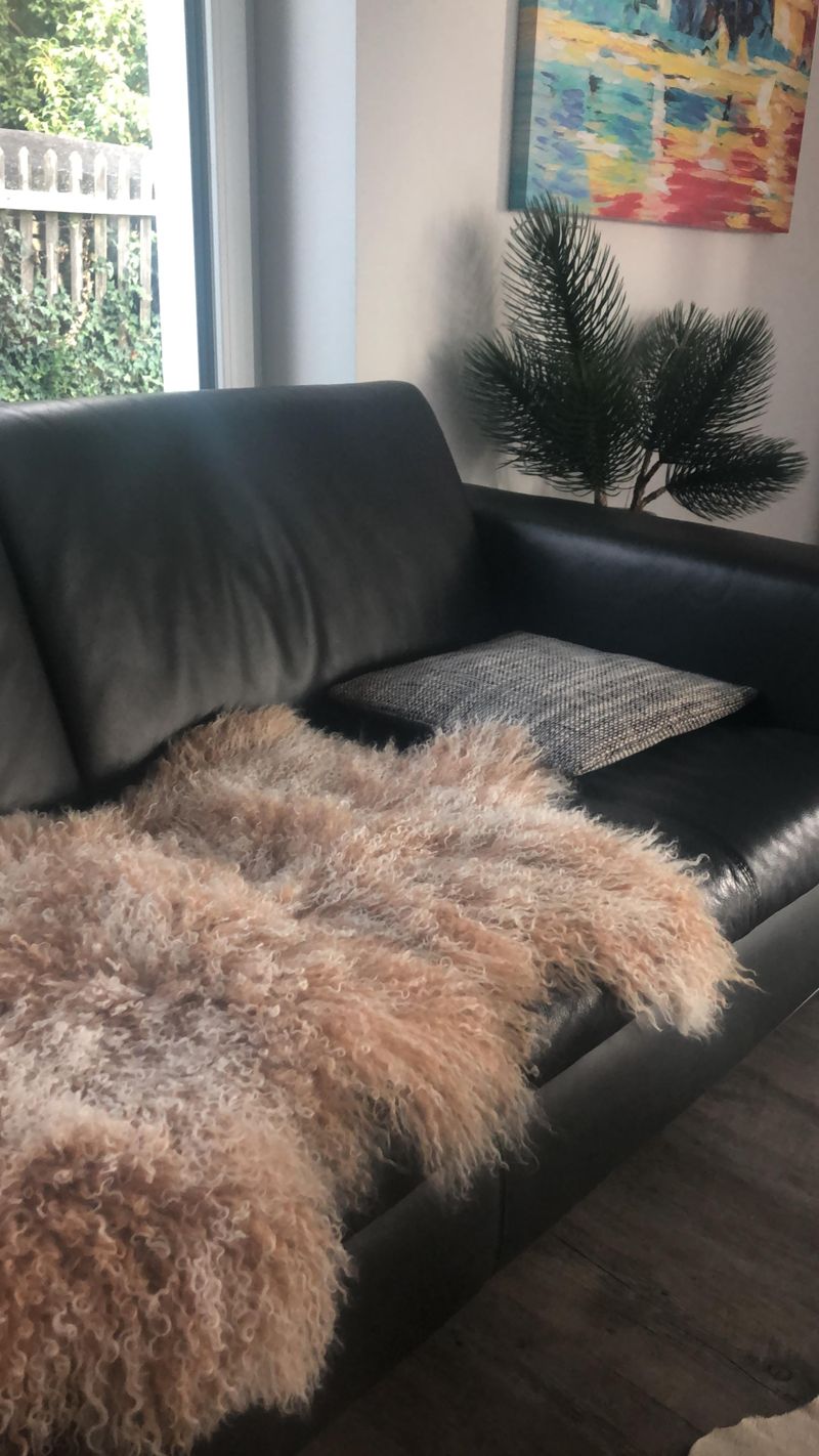 Unser neues Couch-Fell mit extra langen Haaren!! #co