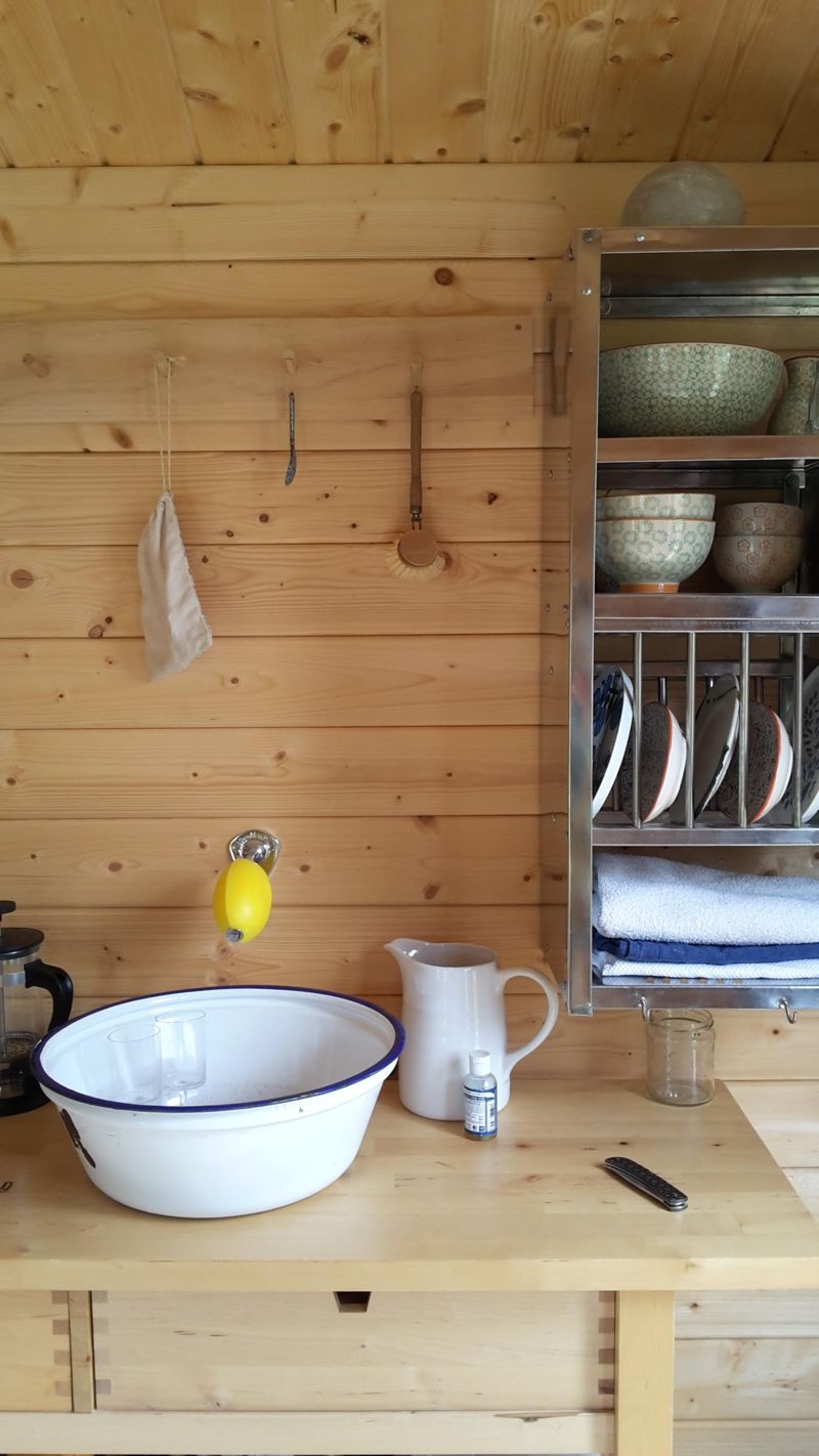 Im Gartenhaus darf's etwas einfacher zugehen #küche