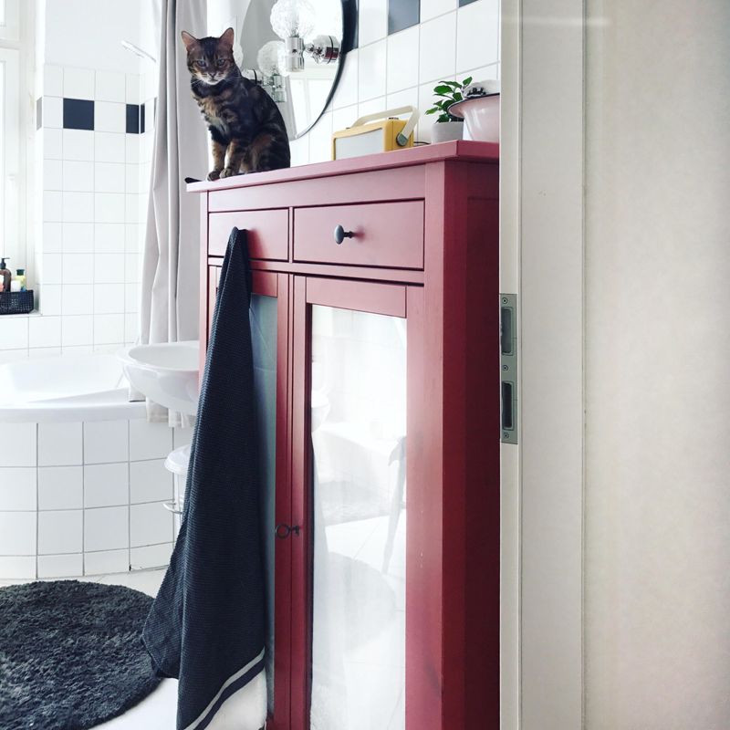 Badezimmer mit unserem Hemnes Wäscheschrank. #ikea #