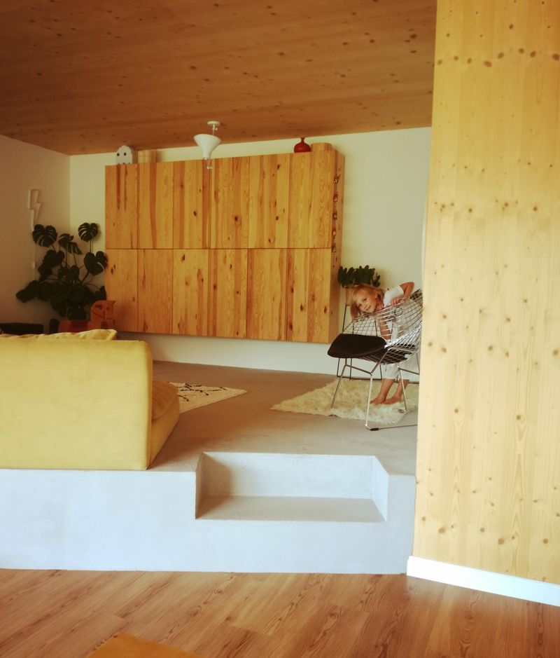 elfbar elfa master akku Planung vs Reality Als ich die ersten Skizzen für unser Wohnzimmer mit  Blick zum Esszimmer zeichnete (swipe right für ein Detail) war klar: ich  träume von einem Podest-Sofa mit Ablagefläche. Eigentlich hab main image 1