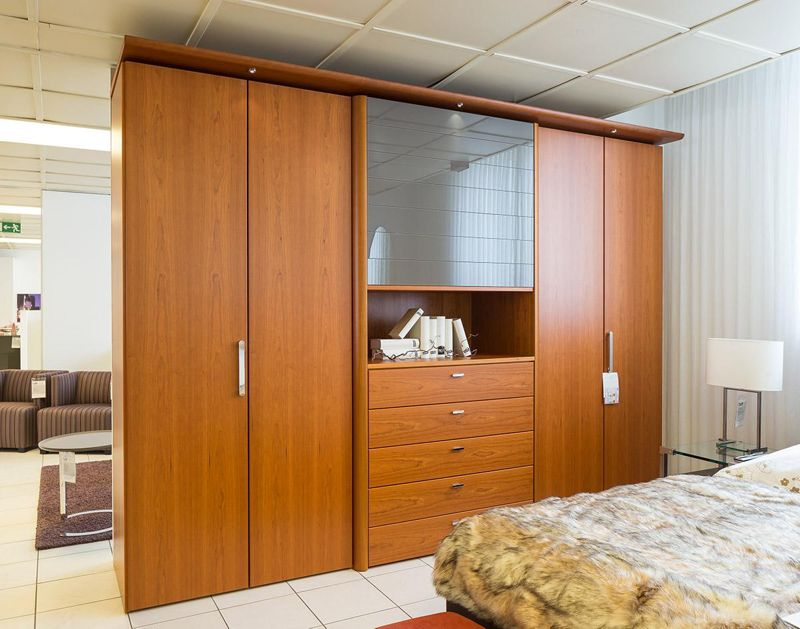 HÜLSTA Schrank VENERO II #kleiderschrank ©Gernot Mül