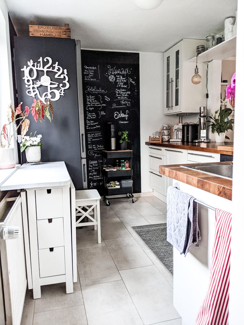 jetzt klebt das letzte wichtige detail, die tafelfol