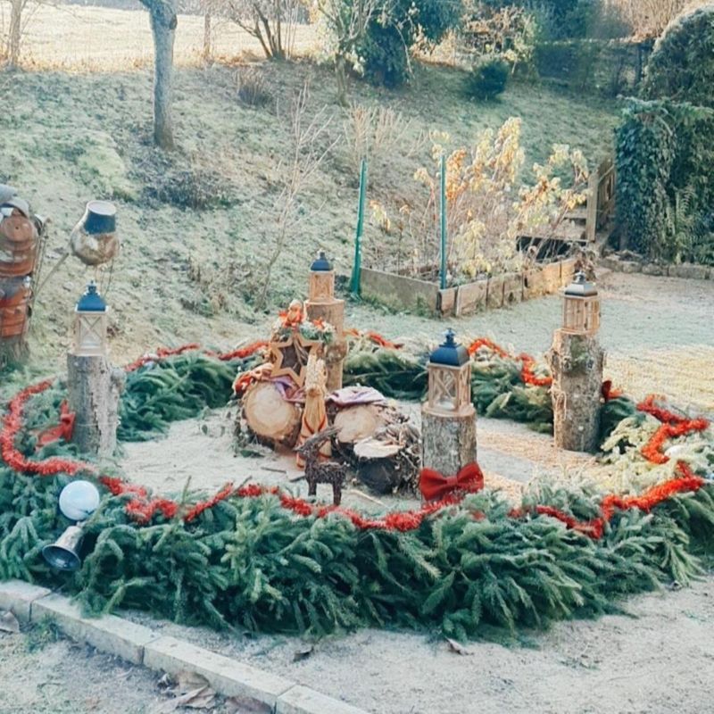 Adventskranz XXL im Garten 🕯✨